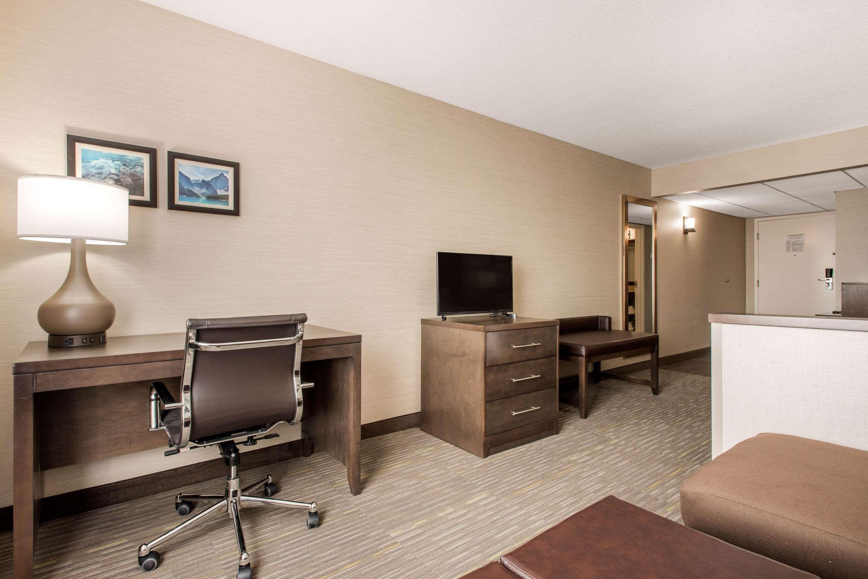 Comfort Inn & Suites Red Deer Zewnętrze zdjęcie