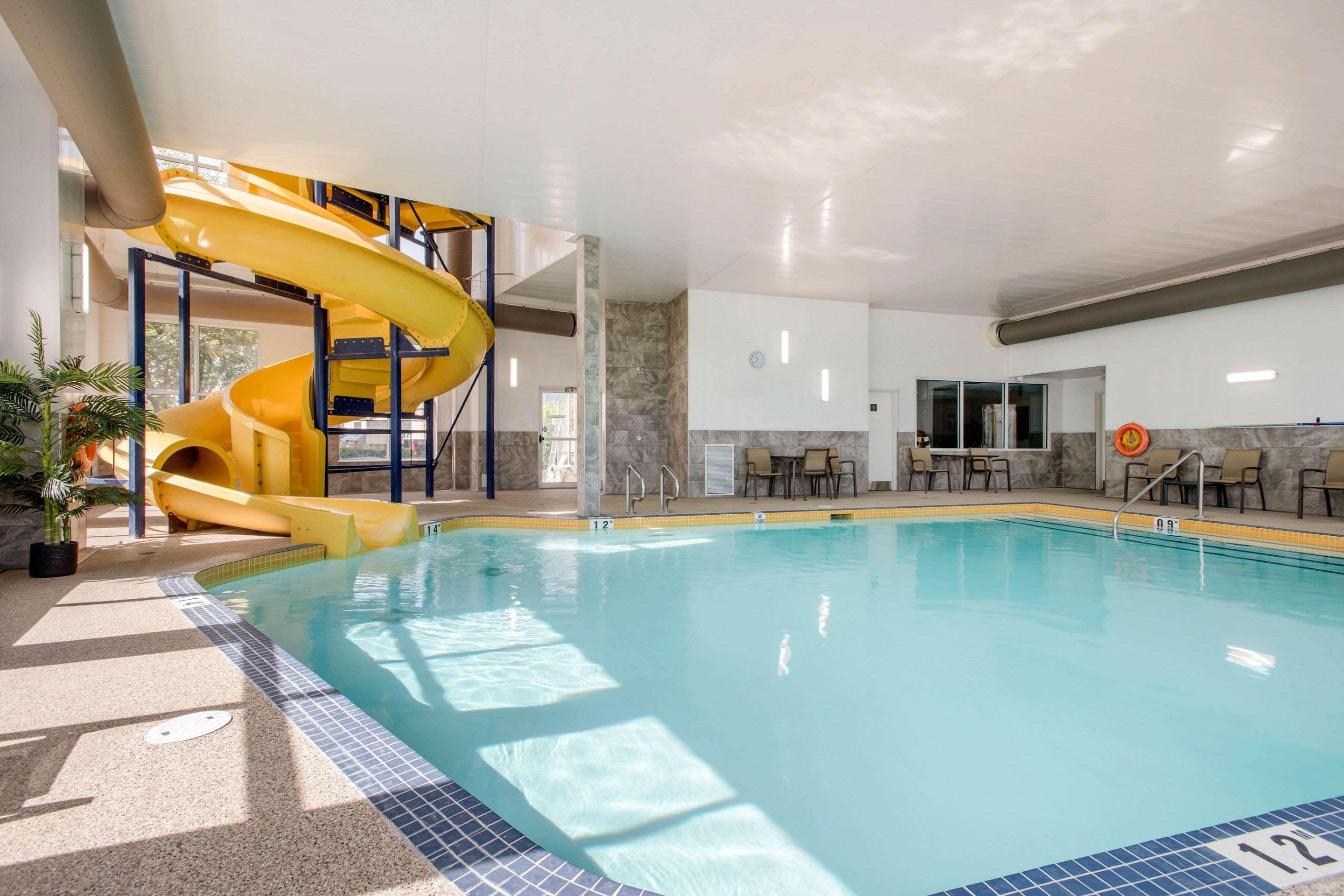 Comfort Inn & Suites Red Deer Zewnętrze zdjęcie