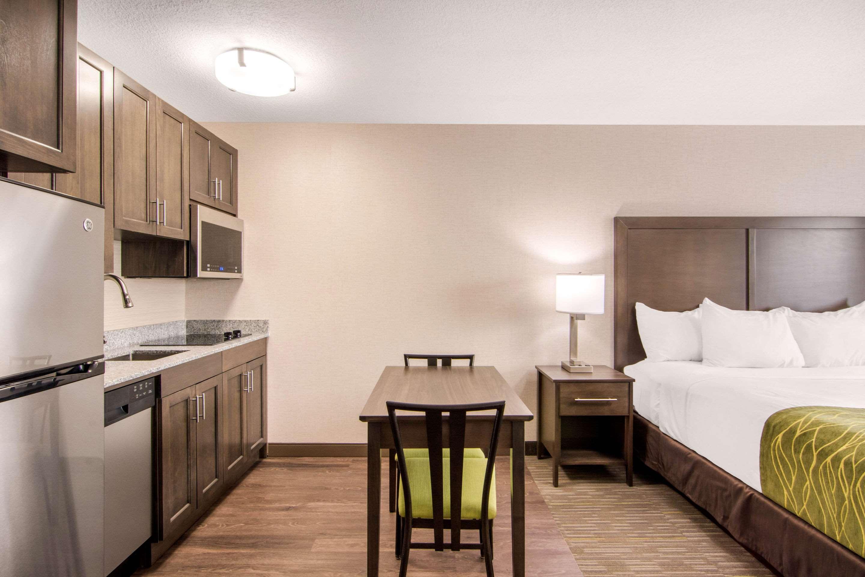 Comfort Inn & Suites Red Deer Zewnętrze zdjęcie