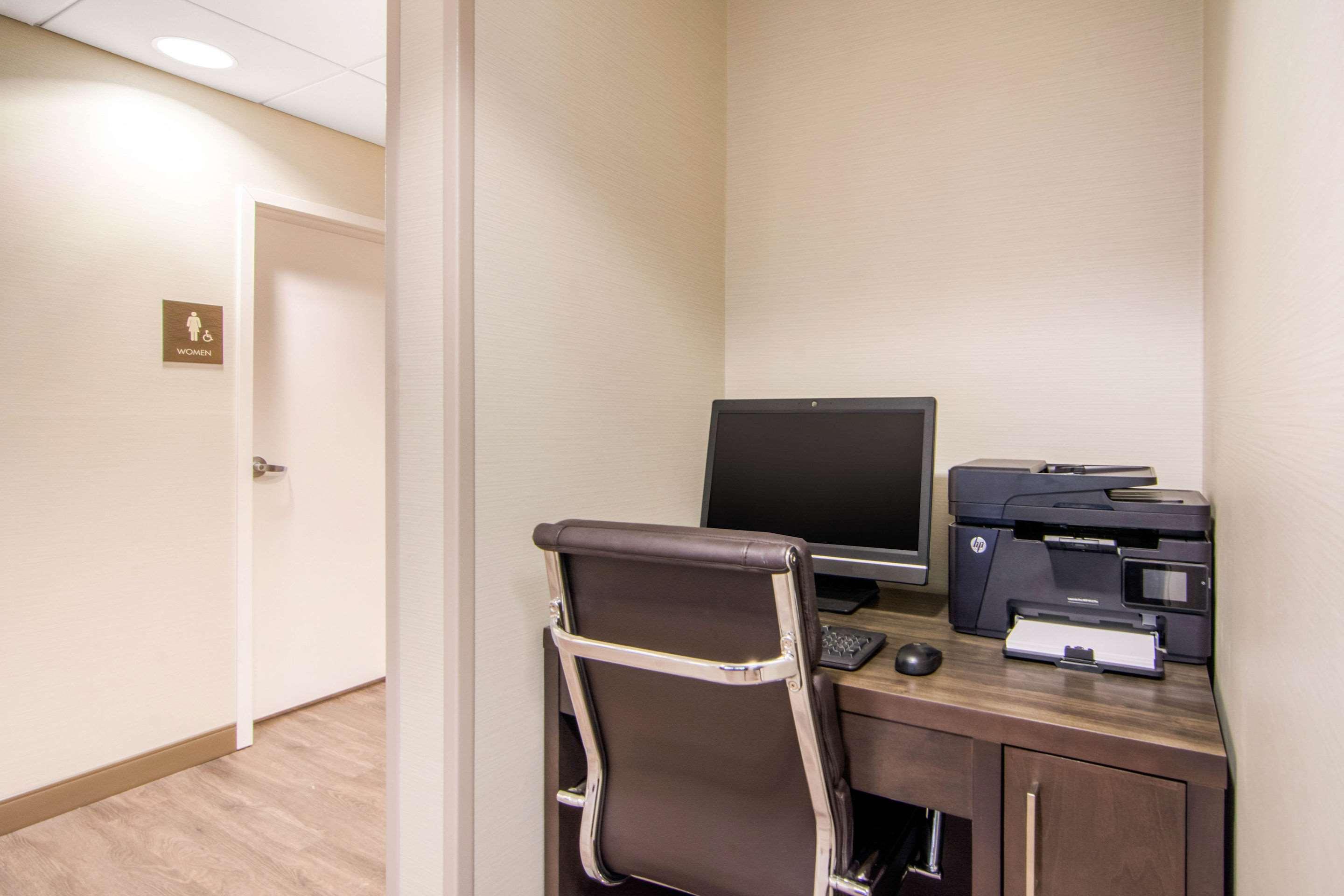 Comfort Inn & Suites Red Deer Zewnętrze zdjęcie